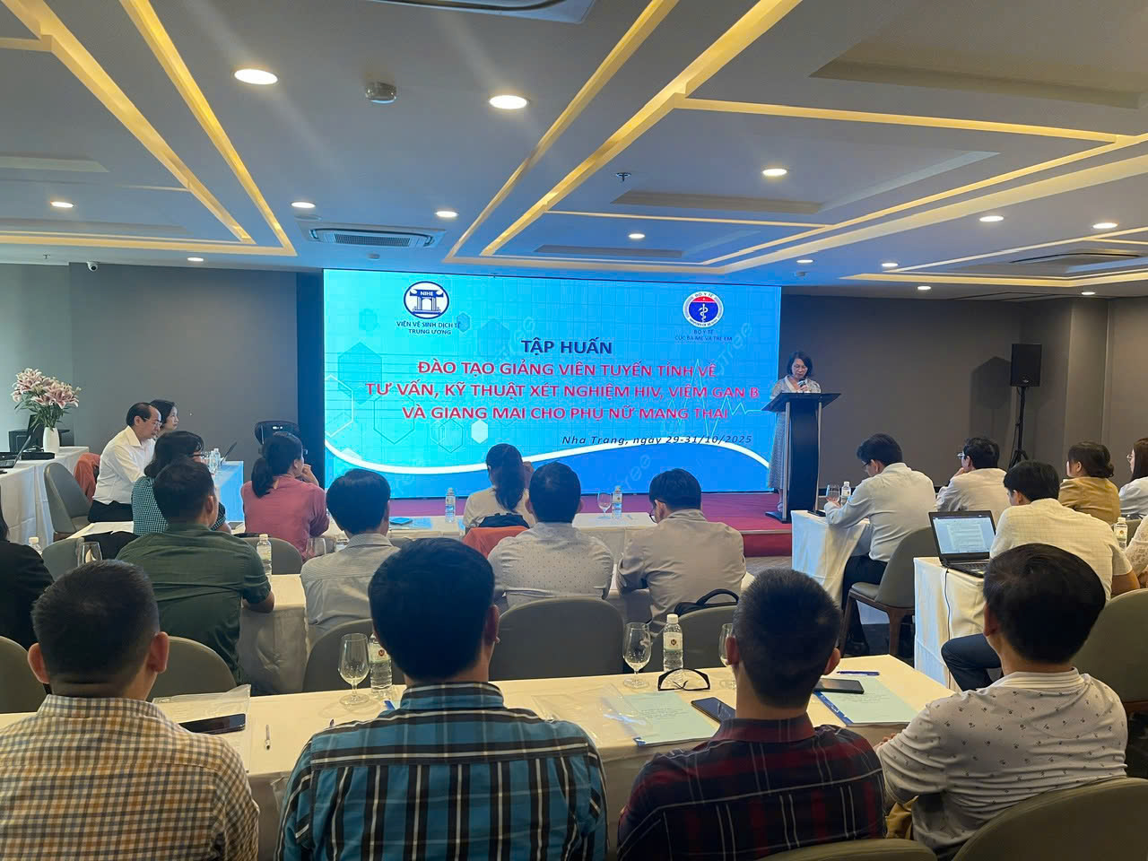 Tập huấn nâng cao năng lực về tư vấn và kỹ thuật xét nghiệm HIV, viêm gan B và giang mai cho phụ nữ mang thai